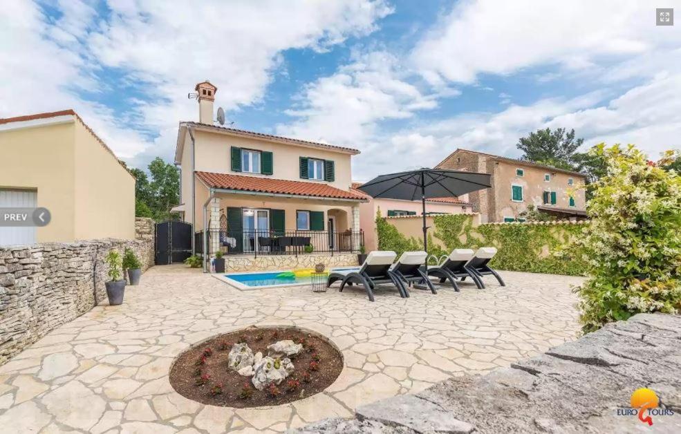 Villa Grguci Kanfanar Exteriör bild