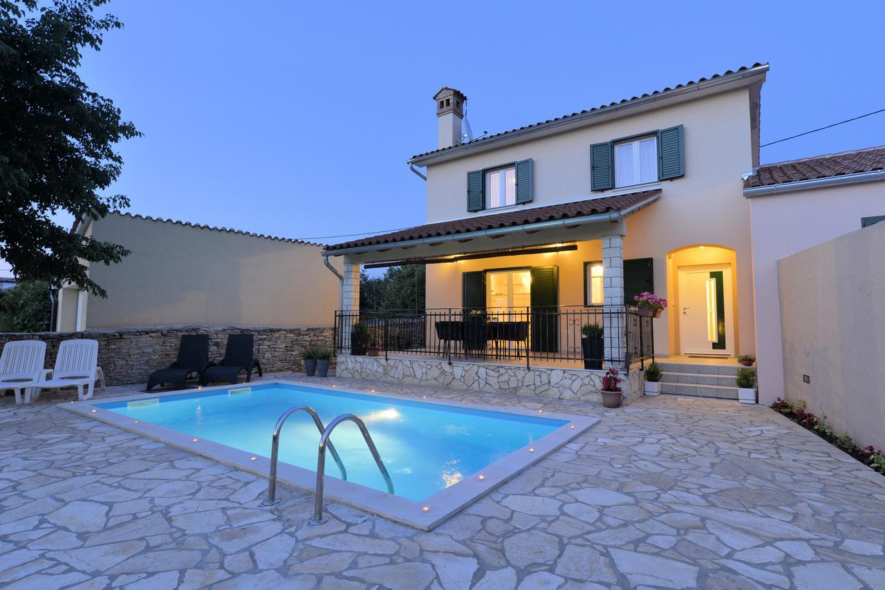 Villa Grguci Kanfanar Exteriör bild